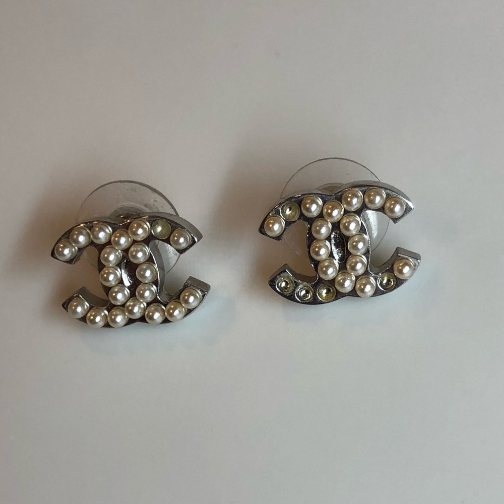 Authentic Pearl Channel Earrings